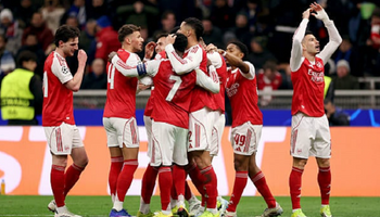 Jamie Redknapp tin Arsenal đã ‘chạm tay’ cúp bạc Premier League